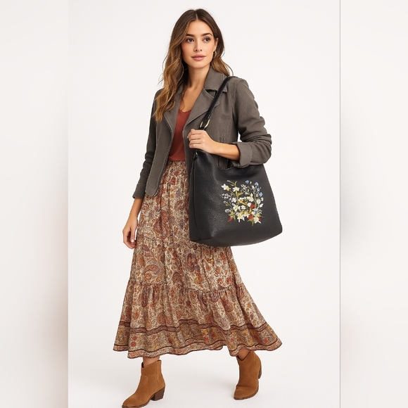 AmeriLeather Floral Embroidered Leather Hobo Tote Pockets Carry On Travel Bag - Picture 11 of 11